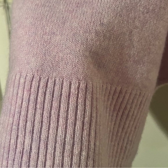 New W/O tags: Lilac Saks 5th Ave Cashmere sweater - Picture 3 of 3